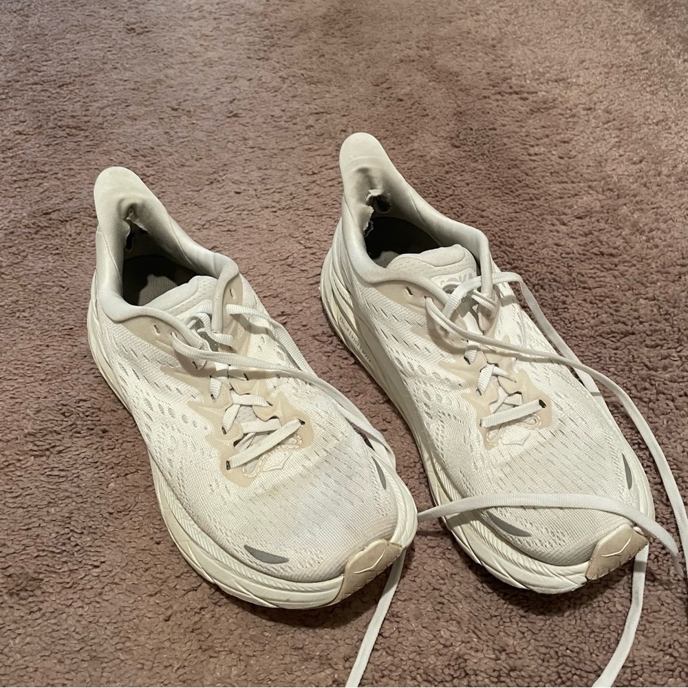 womens white clifton 8 Hokas